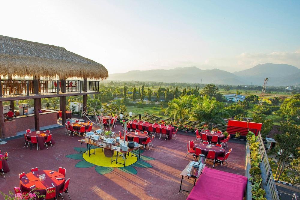 Pratama Hotel & Convention Mataram Exterior photo