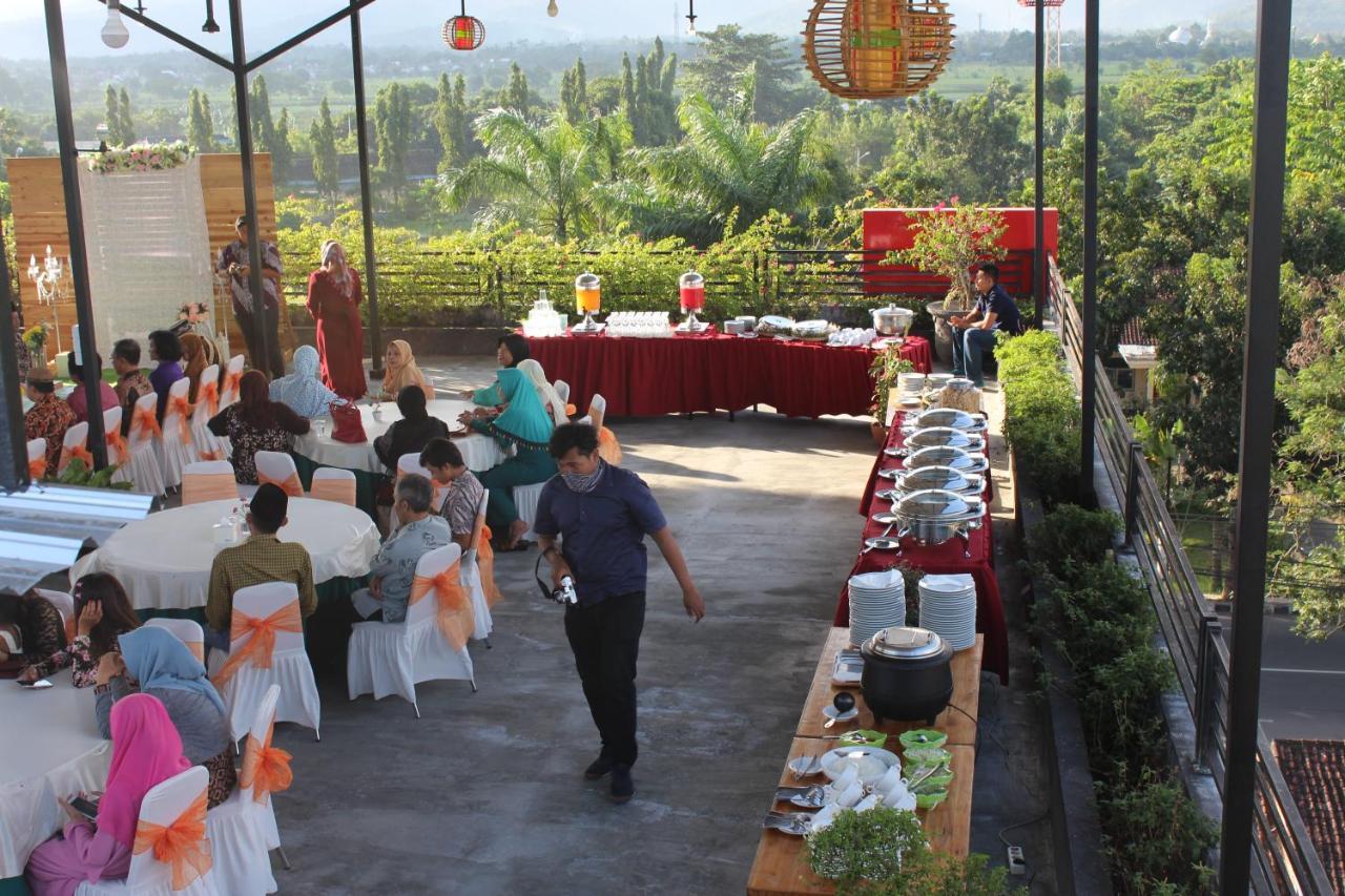 Pratama Hotel & Convention Mataram Exterior photo