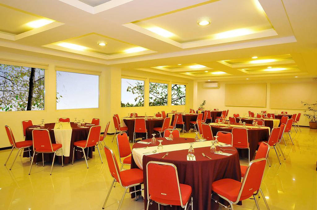 Pratama Hotel & Convention Mataram Exterior photo