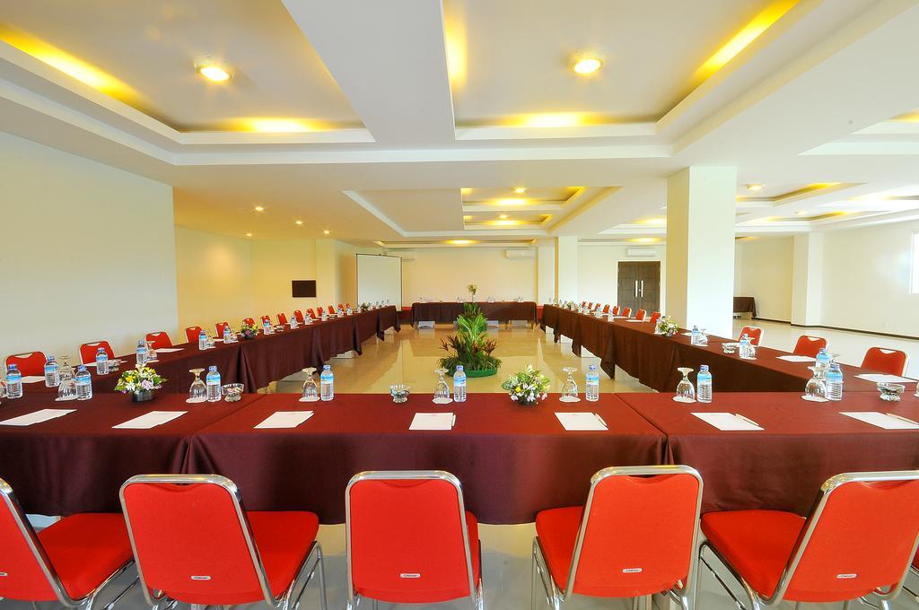 Pratama Hotel & Convention Mataram Exterior photo