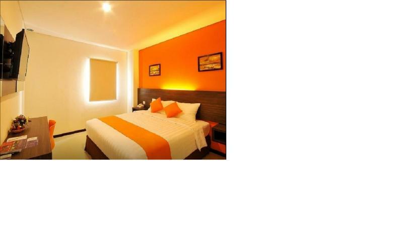 Pratama Hotel & Convention Mataram Exterior photo